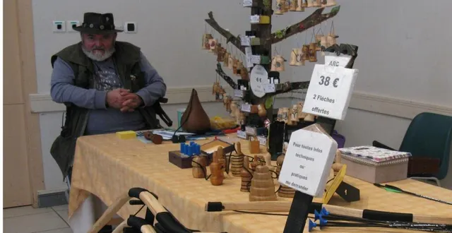 photo  jean-paul cateau expose ses créations travaillées dans le bois  &copy;  ouest-france 