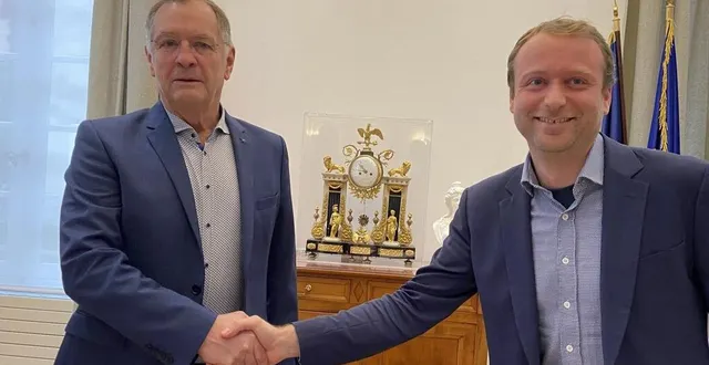 photo  jacques gouffé (vice-président de le mans métropole, à gauche) et sébastien gacougnolle (président de tryon).  &copy;  le maine libre 