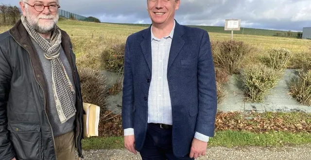 photo  léopold monceaux, maire de saint-longis, et frédéric beauchef, maire de mamers.  &copy;  le maine libre 