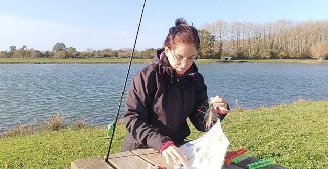photo  quelques éléments à connaître avant d’aller à la pêche : le point avec élodie licois-secouet, chargée de communication à la fédération.  &copy;  fédération de pêche de la sarthe 