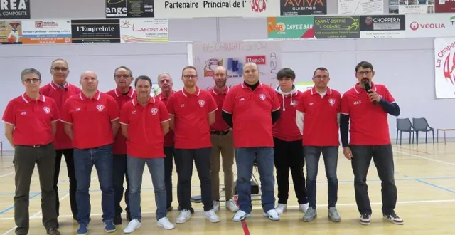 photo  toute une équipe de dirigeants bénévoles était présente vendredi dernier pour la présentation des 25 équipes de l’asca basket et le retour de l’asca night show suivi du match de gala.  &copy;  le maine libre 