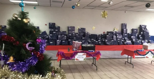 photo  les enfants des salariés de forvia ont déballé leurs cadeaux ce samedi 9 décembre 2023.  &copy;  ouest-france 