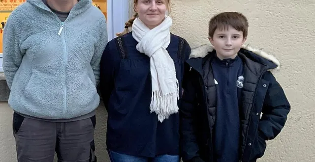 photo  l’initiative de sabrina (au centre) a été appréciée.  &copy;  le maine libre 