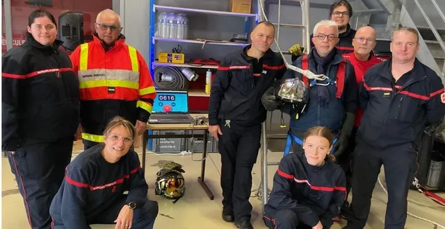 photo  une partie de l’équipe avec le maire.  &copy;  ouest-france 