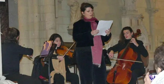 photo  le quatuor étincelles s’est produit vendredi 8 décembre dans la collégiale. gaëlle beau, mezzo-soprano, a interprété deux chants en début de concert dont un « ave maria » magnifique.  &copy;  co 