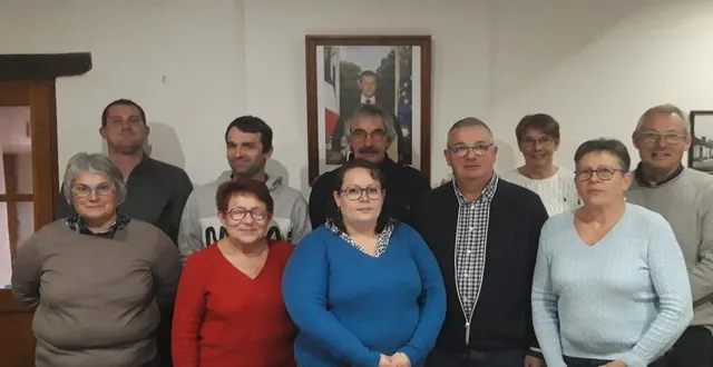 photo  de gauche à droite : nelly briffault, emmanuel belluau, marie-madeleine melot, nicolas morançais, nadège moreau, jean-louis adet, stéphane cribier, marie-christine dubois, sylvie maignan et jean-yves delhommois  &copy;  le maine libre 