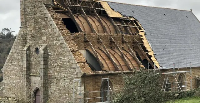 photo  en mai 1923, briouze (orne) et ses alentours ont subi le passage d’un cyclone (photo d’illustration : la chapelle du yaudet à ploulec’h en bretagne après le passage de la tempête ciran en novembre 2023).  &copy;  archives ouest-france 