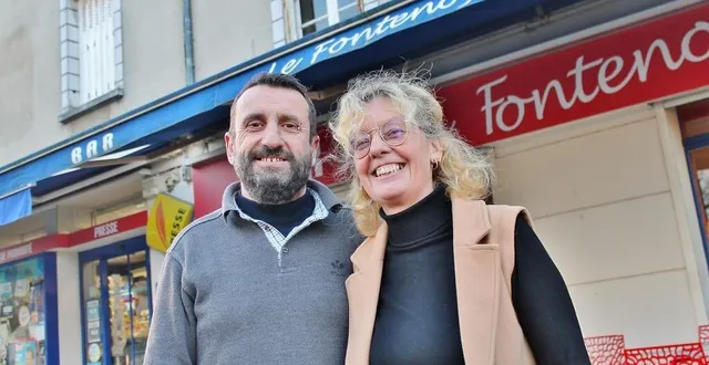 photo  philippe et gabrielle morel devant leur bar-tabac presse le fontenoy, place du champ-de-foire, à sablé-sur-sarthe.  &copy;  ouest-france 