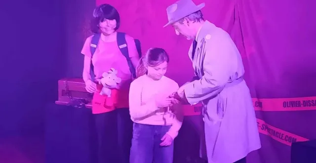 photo  l’inspecteur gadget a fait le spectacle pour les enfants de crosmières.  &copy;  le maine libre 