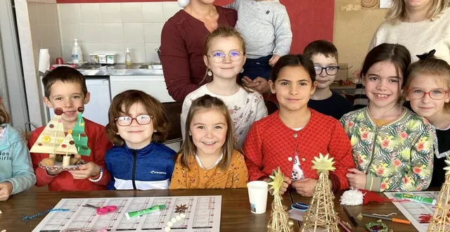photo  les décorations fabriquées par les enfants seront vendues lors du marché de noël.  &copy;  archives le maine libre 