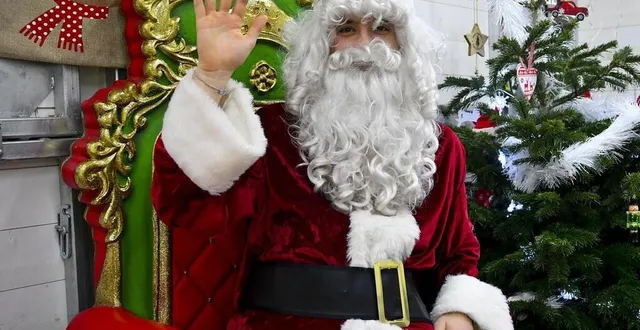 photo  le père noël sera présent lors de l’événement « noël au village » à cré-sur-loir, le dimanche 17 décembre 2023.  &copy;  archives le maine libre – yvon loué 