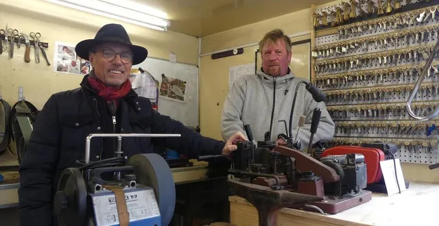 photo  jean-claude chanteloup est content d’avoir trouvé un successeur pour reproduire les clés.  &copy;  ouest-france 