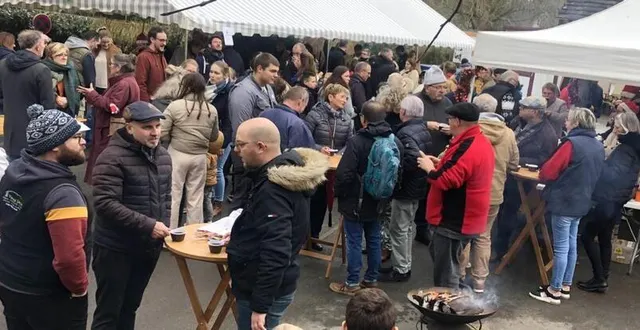 photo  beaucoup de monde à la mi-journée.  &copy;  le maine libre 