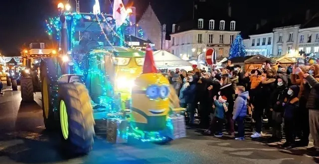 photo  comme à mamers en décembre 2021 et 2022, des tracteurs illuminés vont sillonner les rues de marolles-les-braults.  &copy;  archives le maine libre 