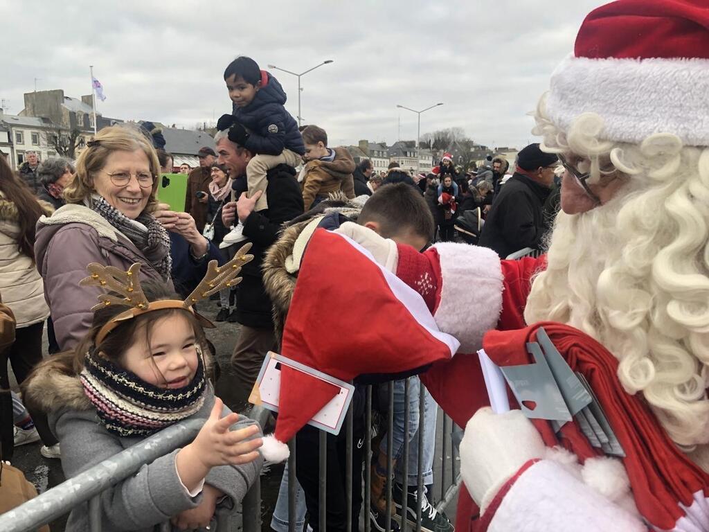 Photos: La Parade de l'Avant et l'Arrivée du Père Noël à La Seyne