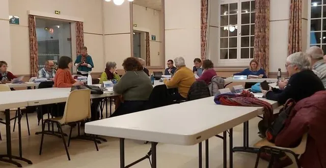 photo  les élus lors du dernier conseil de l’année.  &copy;  le maine libre 