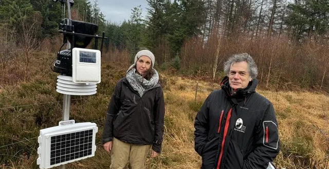 photo  julia combrun, chargée de mission chez natura 2000, et michel ameline, scientifique au parc naturel régional normandie-maine.  &copy;  ouest-france 