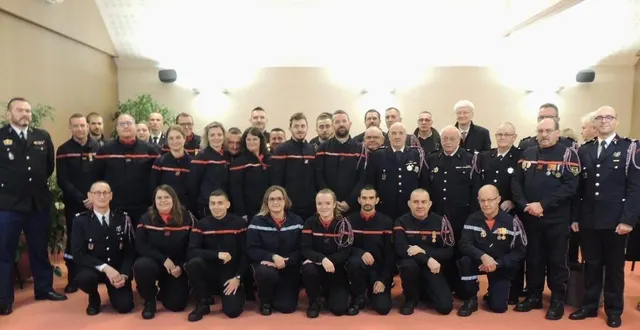 photo  le centre de vibraye compte 30 sapeurs-pompiers dont huit femmes.  &copy;  le maine libre 