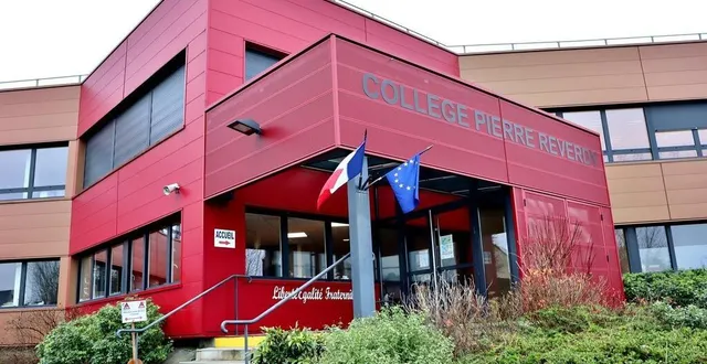 photo  l’accueil du collège pierre-reverdy, à sablé-sur-sarthe.  &copy;  ouest-france 