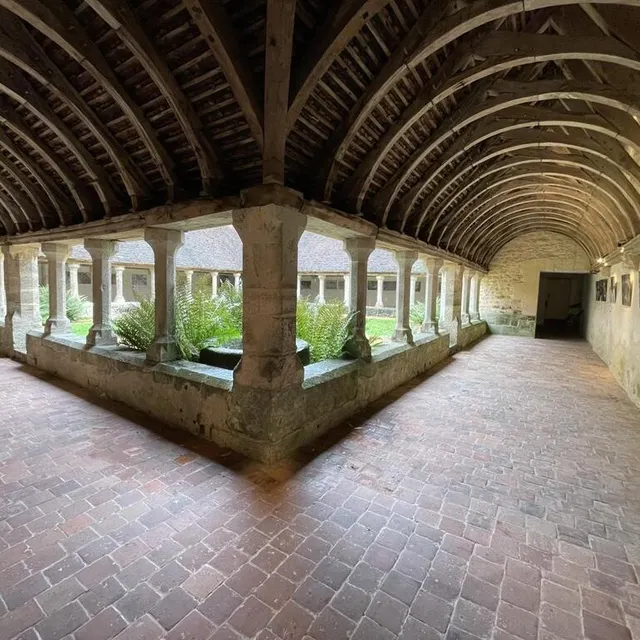 photo le cloître de la chapelle saint-françois, dans l’hôpital de mortagne-au-perche.  ©  ouest-france