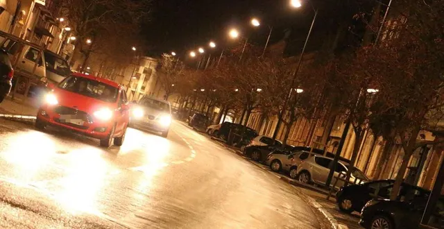 photo  en 2025, la communauté urbaine d’alençon (cua) devrait avoir remplacé la totalité de son éclairage public par des led. grâce aux led, la durée de vie de l’éclairage public est multipliée par trois, passant de cinq à quinze ans.  &copy;  archives ouest-france 