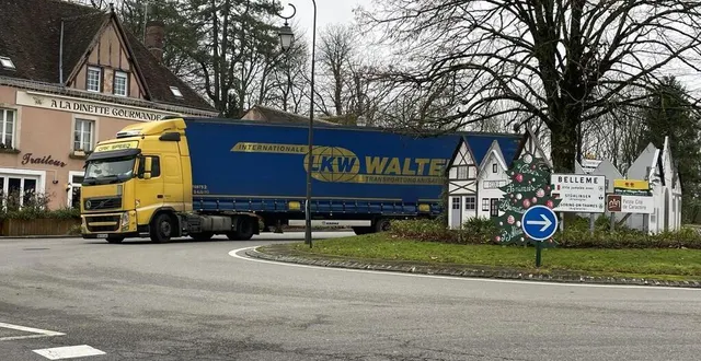 photo  désormais, les poids lourds en transit, venant de mortagne-au-perche (orne) ou s’y rendant, ne viendront plus jusque dans bellême.  &copy;  ouest-france 