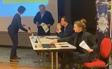 photo  jean-claude lenoir a présenté le bilan de l’année du pôle d’équilibre territorial et rural du pays du perche ornais (petr).  &copy;  . ouest-france 