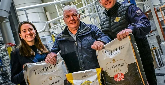 photo  georges trottin au milieu de sa fille claire et de son fils vincent, à qui il passe progressivement le témoin pour diriger la minoterie familiale.  &copy;  le maine libre – yvon loué 