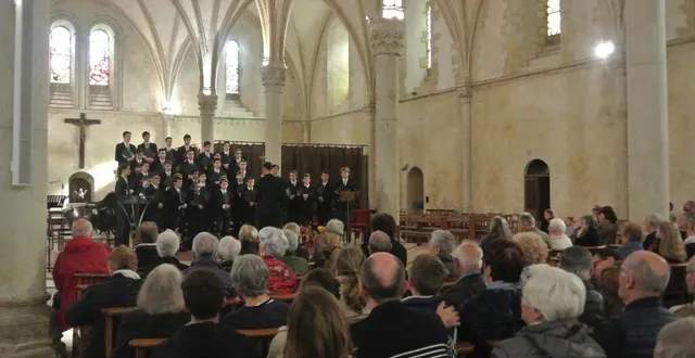 photo  les jeunes choristes de l’académie musicale de liesse en concert en l’église sainte jeanne d’arc au mans en octobre 2023.  &copy;  ouest-france 