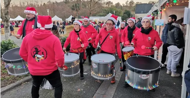 photo  le village de noël a réuni du monde ce week-end.  &copy;  ouest-france 