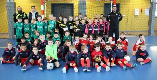 photo  les jeunes footballeurs de l’ams foot du chédouet.  &copy;  le maine libre 