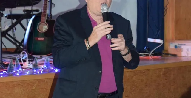 photo  thierry devoulon, chanteur et musicien sera ce soir en l’église saint-germain.  &copy;  le maine libre 