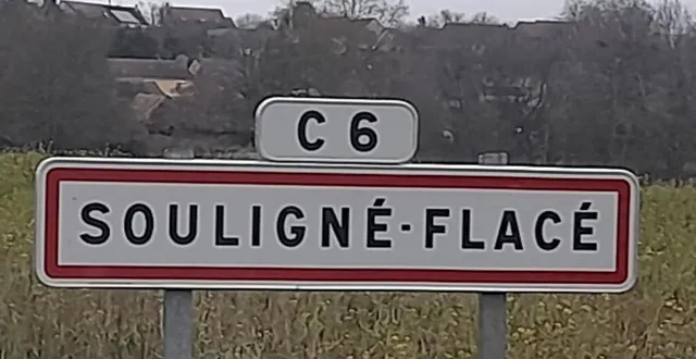 photo  y aura-t-il des éoliennes et des ombrières dans le village ?  &copy;  maine libre 