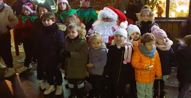 photo  les enfants de saint-georges-du-rosay ont reçu de beaux cadeaux du père noël.  &copy;  le maine libre 