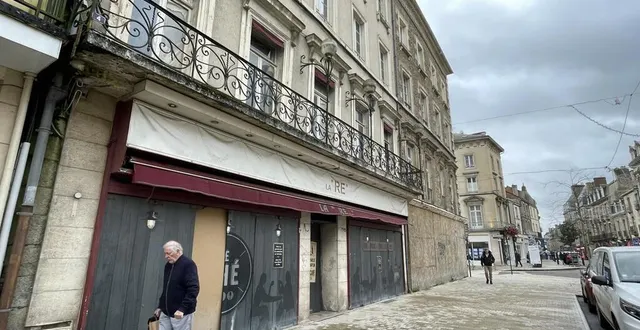 photo  les deux immeubles du bout de la rue saint-blaise, à alençon, au rez-de-chaussée desquels se trouvaient la renaissance et singer, sont en vente. le groupe desjouis en a perdu la propriété.  &copy;  ouest-france 