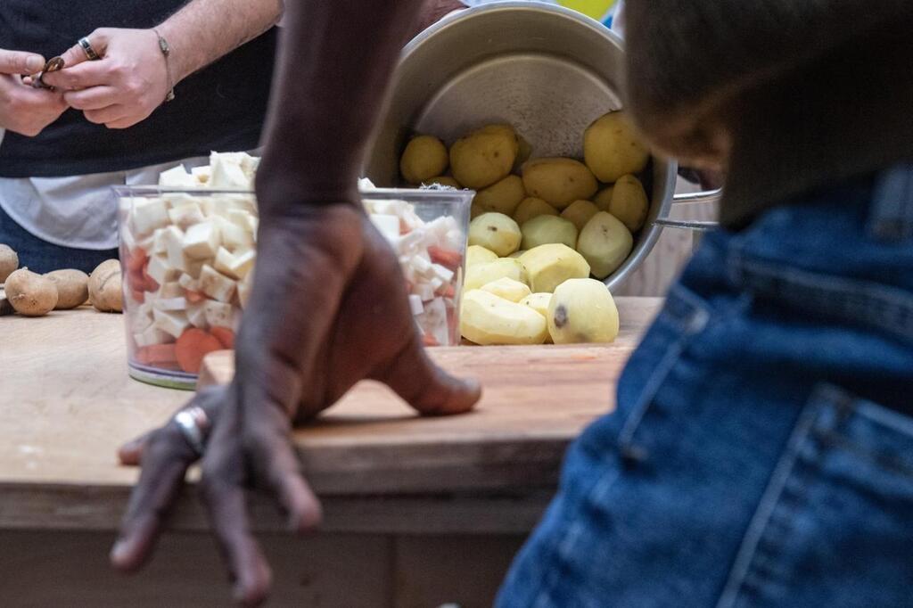 Un repas de noël pour les isolés à Angers