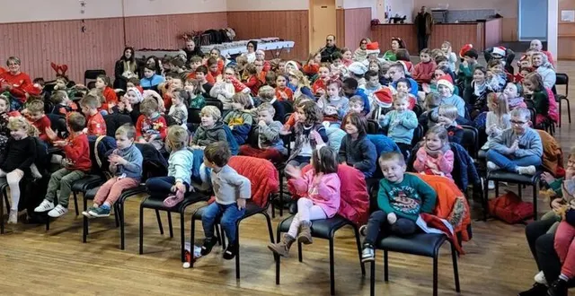 photo  cent dix enfants ont assisté au spectacle de magie.  &copy;  ouest-france 
