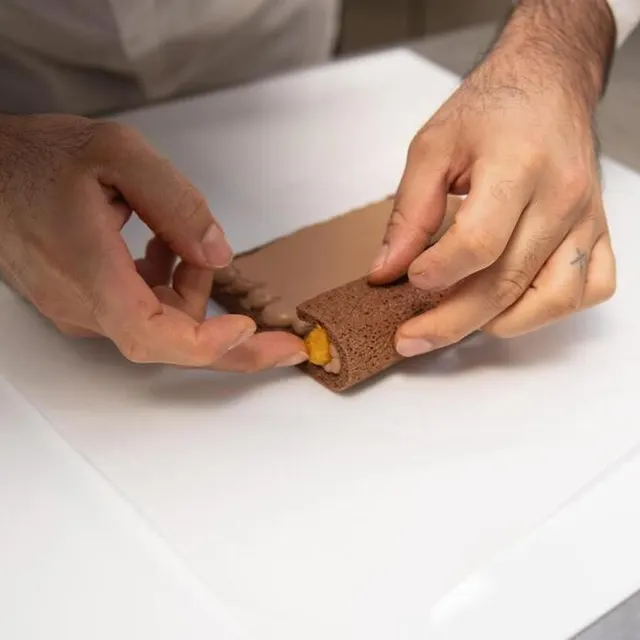 Commencer à rouler par le boudin de clémentines. DAVID ADEMAS / OUEST-FRANCE photo commencer à rouler par le boudin de clémentines. © david ademas / ouest-france