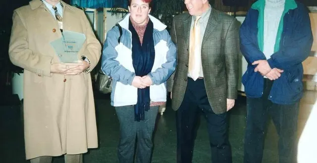 photo  pierre bailly, delphine mallard, joël herbin et m. mayoux, le 11 janvier 2003 lors de la remise du challenge de la ville la plus sportive.  &copy;  archives 