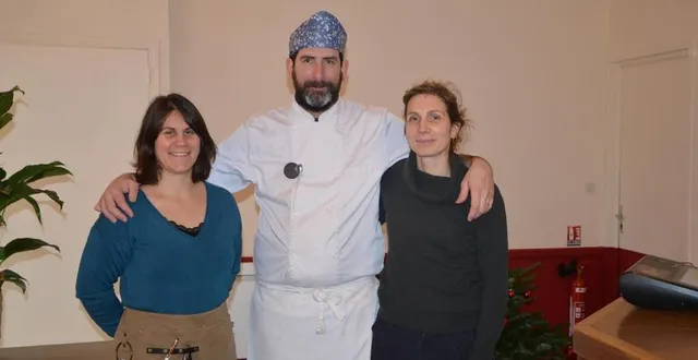 photo  pascale damiens (à gauche), paul mercier et maj van hille viennent d’ouvrir l’alouvi aiglon à rai.  &copy;  ouest-france 