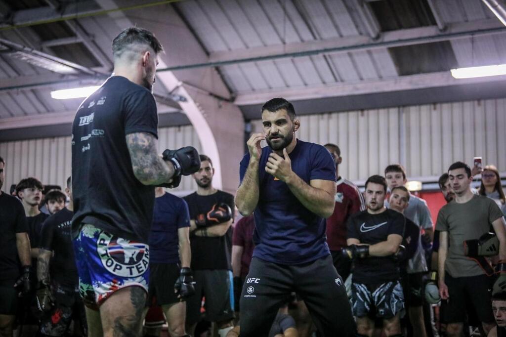 Arts martiaux. La star du MMA Benoit Saint-Denis en démonstration à ...