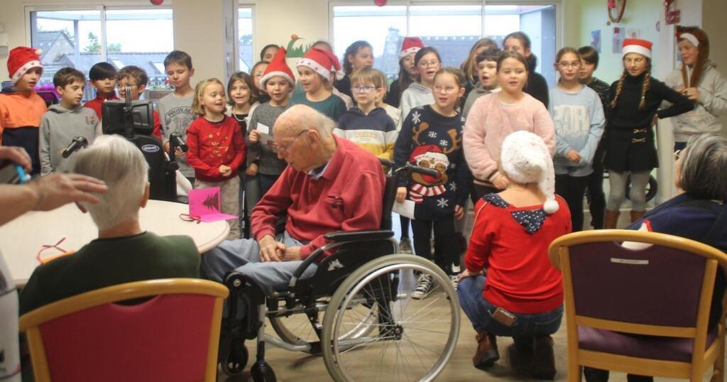 SaintCastleGuildo. Les enfants ont souhaité un joyeux Noël à leurs