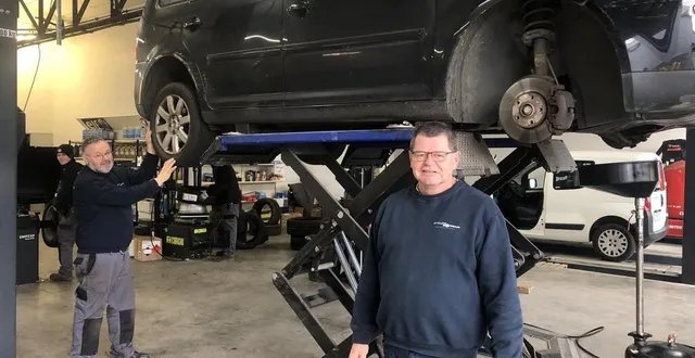 photo  olivier guillochon, le responsable du garage de l’avenue olivier-heuzé, est parvenu à conserver un effectif stable.  &copy;  le maine libre 