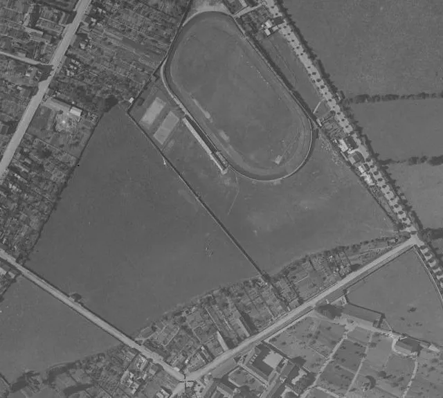 photo vue aérienne du stade léon bollée le 7 août 1923.  ©  source ign – photothèque nationale – 07/07/1923