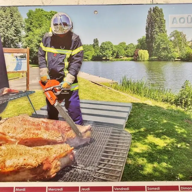 photo le mois d'août du calendrier 2024 de l'amicale des pompiers de sablé-sur-sarthe.  ©  ouest-france