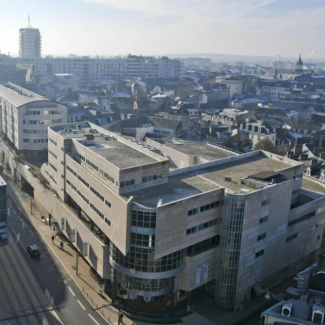 photo le centre commercial des jacobins est ouvert depuis 1992.  ©  archives le maine libre – yvon loue