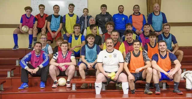 photo  les équipes de l’anille braye football ont terminé l’année par le traditionnel tournoi.  &copy;  le maine libre 