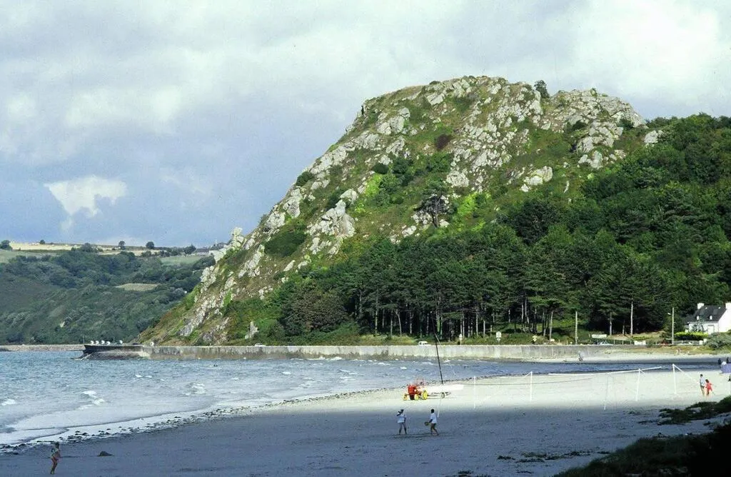 Une balade sportive au GrandRocher de PlestinlesGrèves, promontoire