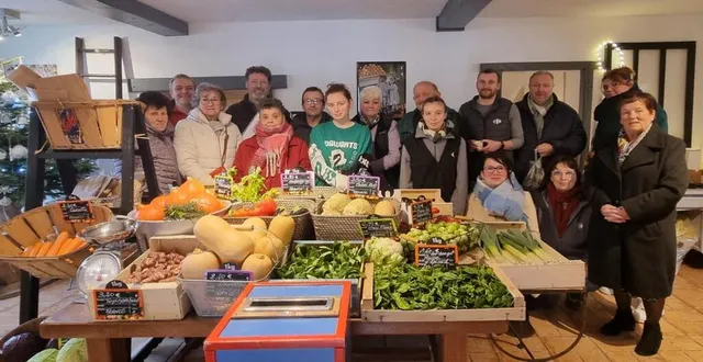 photo  les participants au 4e tirage de la quinzaine commerciale.  &copy;  ouest-france 
