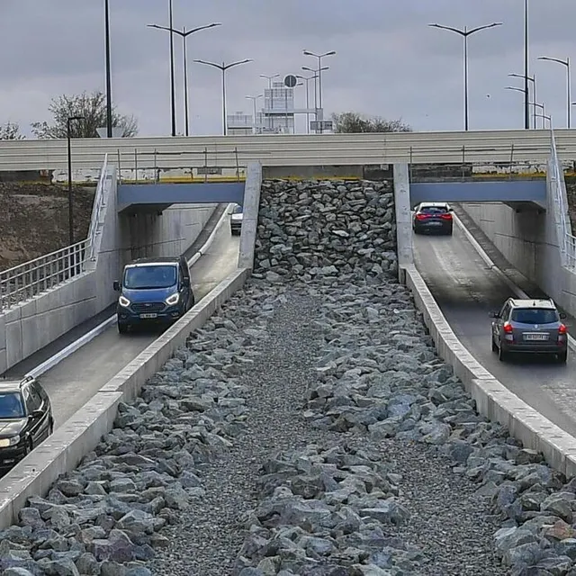 photo l’ouverture du tunnel sous le rond-point de l’océane en 2021 devait contribuer à fluidifier la circulation zone nord.  ©  archives le maine libre – yvon loue
